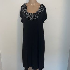 Black dress with zipper floral design in front size XL